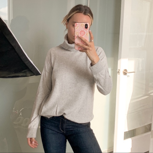 Lord & Taylor Sweaters - Lord & Taylor turtleneck